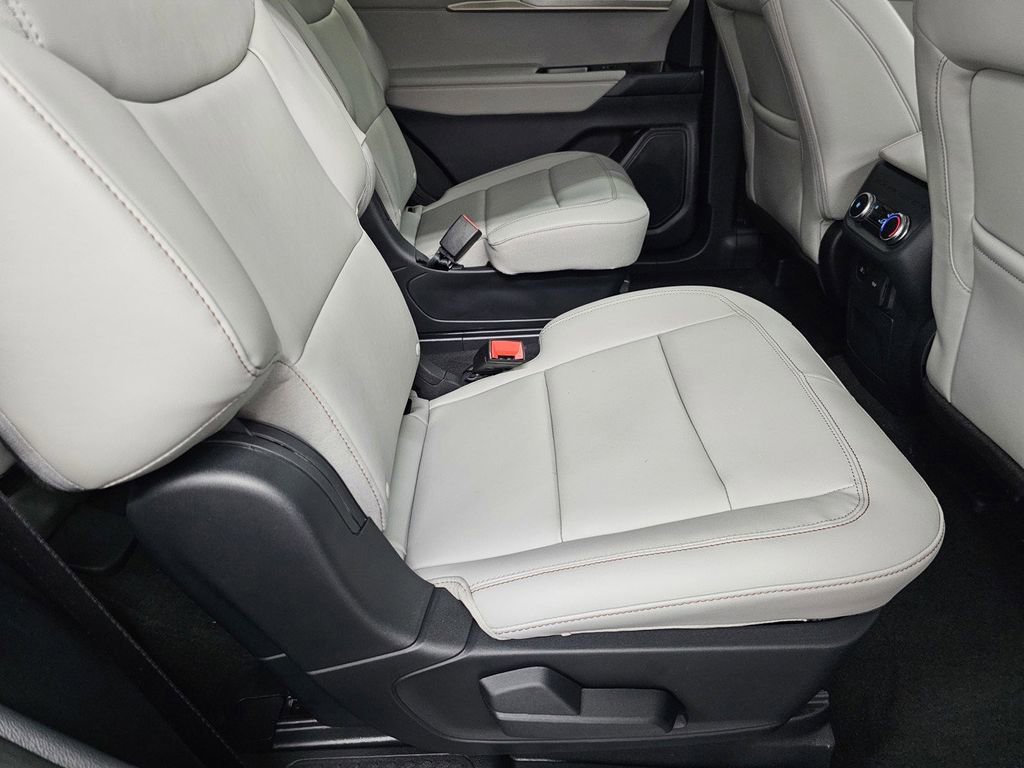 New 2026 Ford Explorer Active w/ Active Comfort Package AWD/4WD image 21