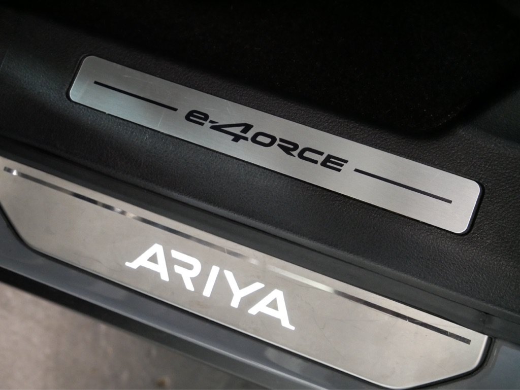 Used 2024 Nissan Ariya AWD image 11