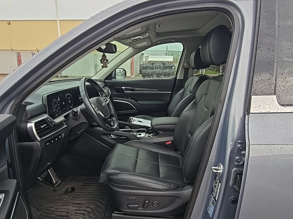 Used 2024 Kia Telluride SX w/ Towing Package AWD/4WD image 9