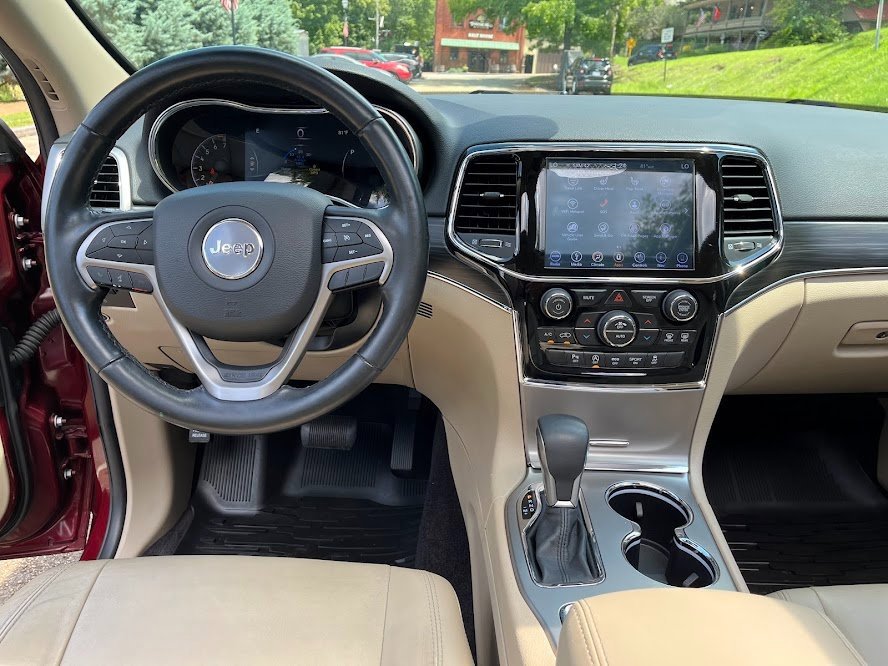 Used 2019 Jeep Grand Cherokee Limited image 21