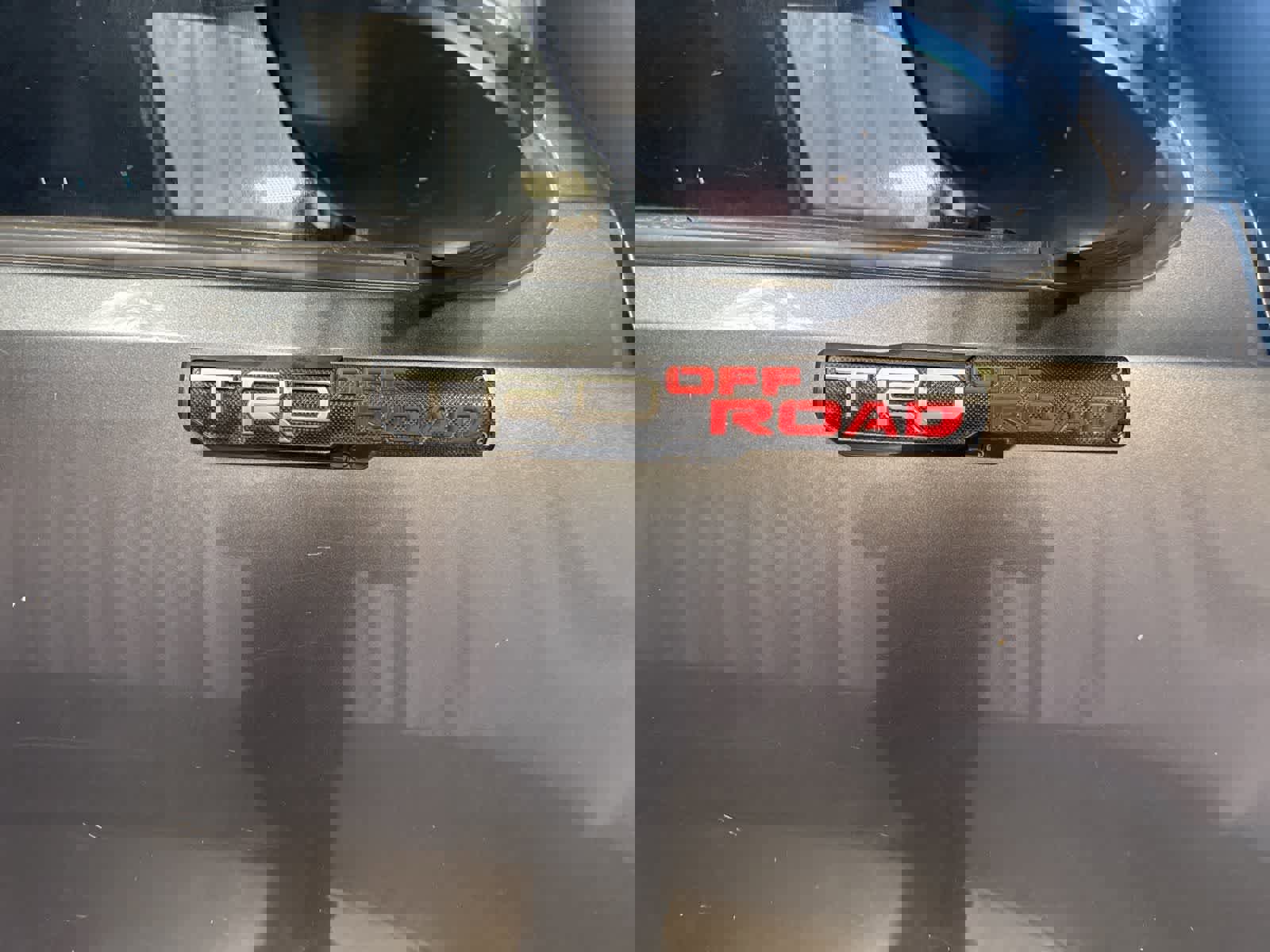 Used 2018 Toyota Tacoma TRD Off-Road w/ Technology Package image 9