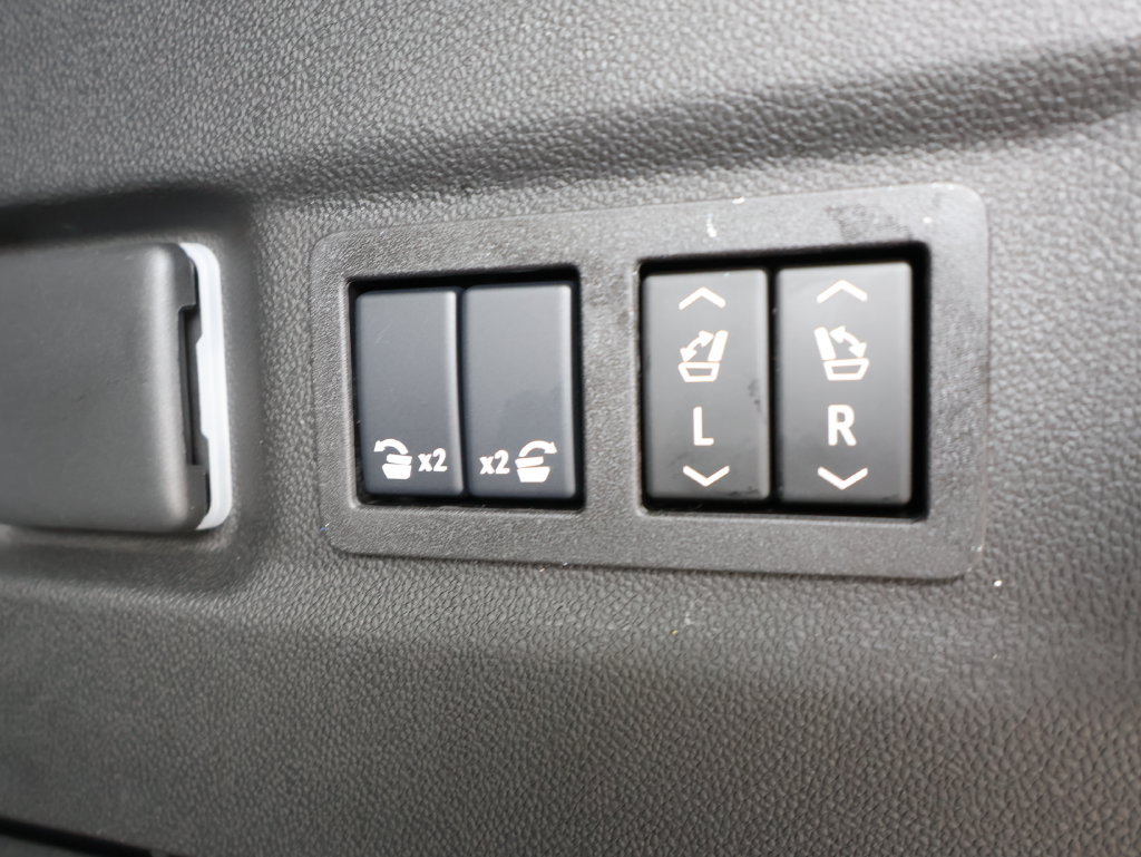 New 2026 GMC Yukon XL Denali Ultimate AWD/4WD image 37