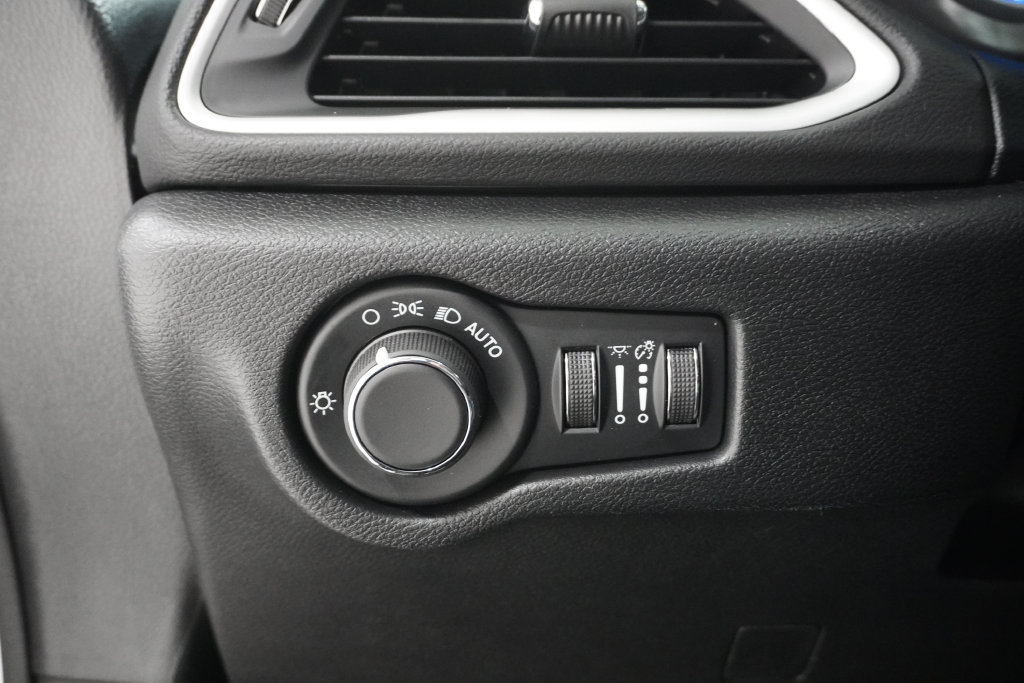 New 2026 Chrysler Voyager LX FWD image 13