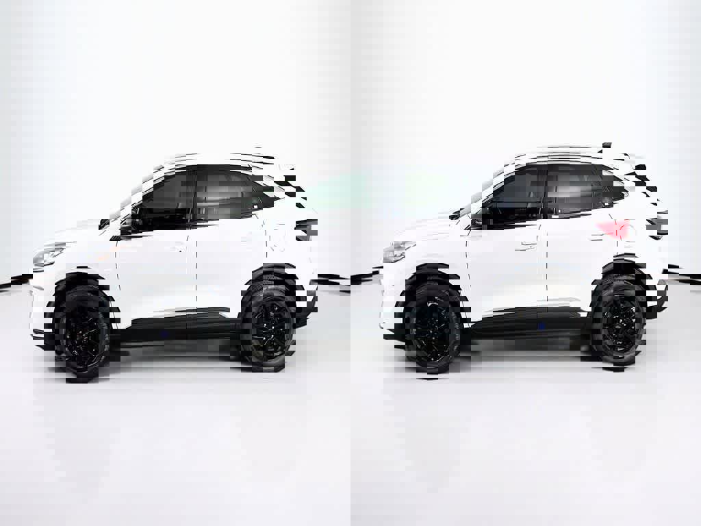 Certified 2022 Ford Escape SE w/ Cold Weather Package image 3