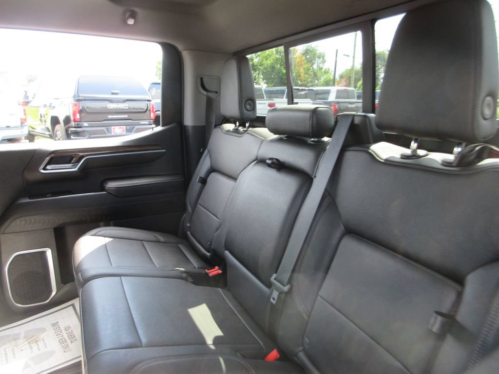 Certified 2022 Chevrolet Silverado 1500 LT w/ Leather Package AWD/4WD image 20