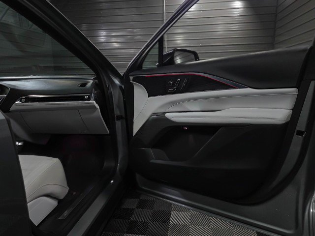 Used 2024 Cadillac Lyriq Luxury image 35