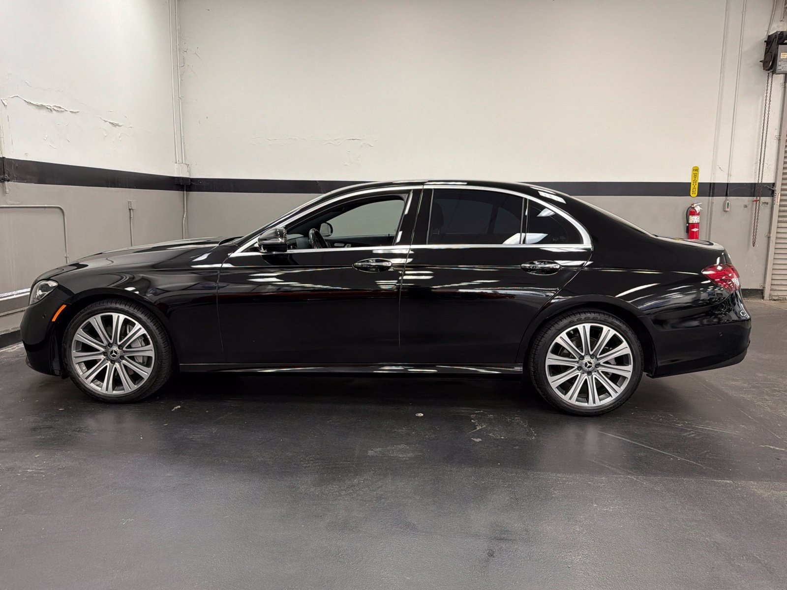 Used 2023 Mercedes-Benz E 350 4MATIC Sedan image 10