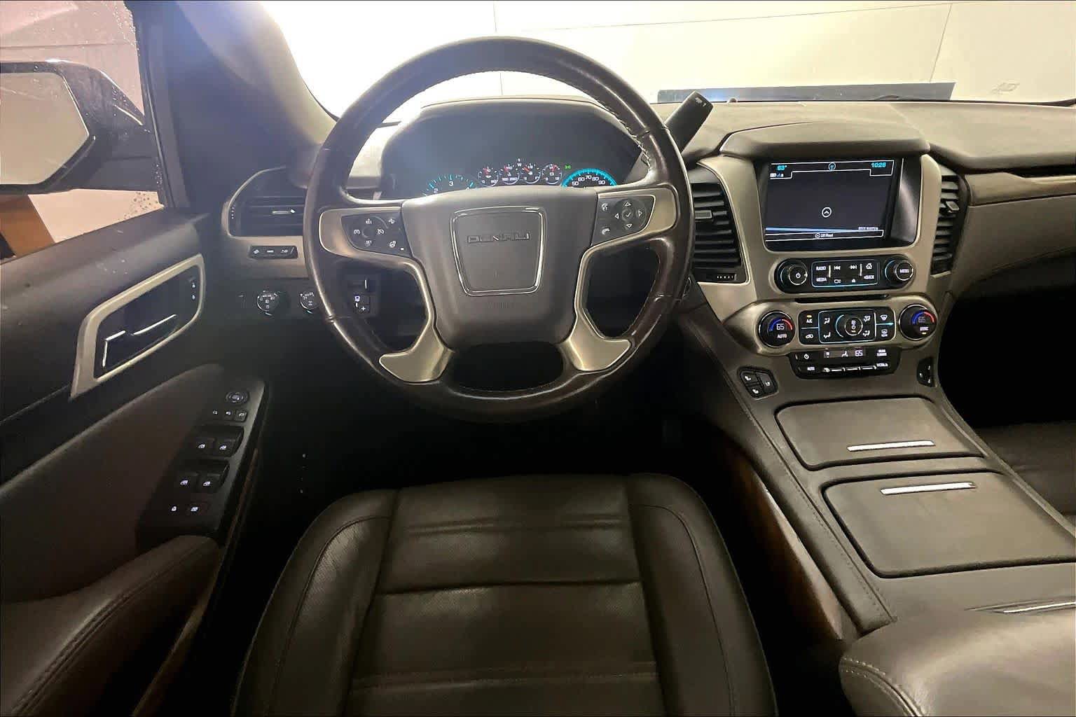 Used 2019 GMC Yukon XL Denali w/ Denali Ultimate Package AWD/4WD image 6