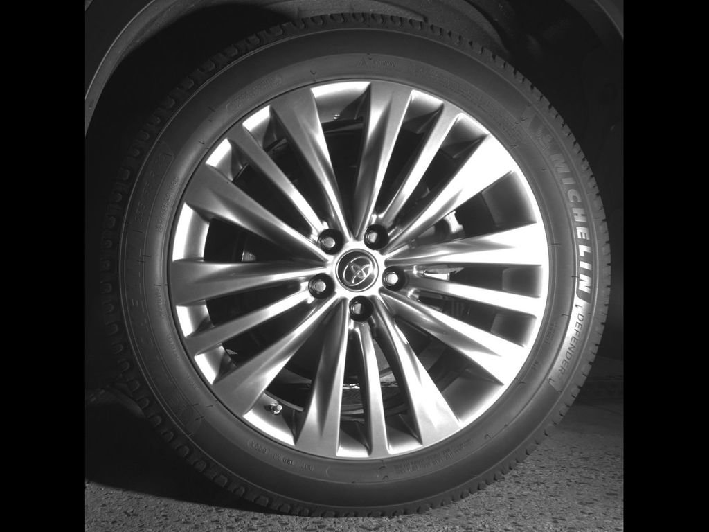 Used 2021 Toyota Highlander Platinum AWD/4WD image 40