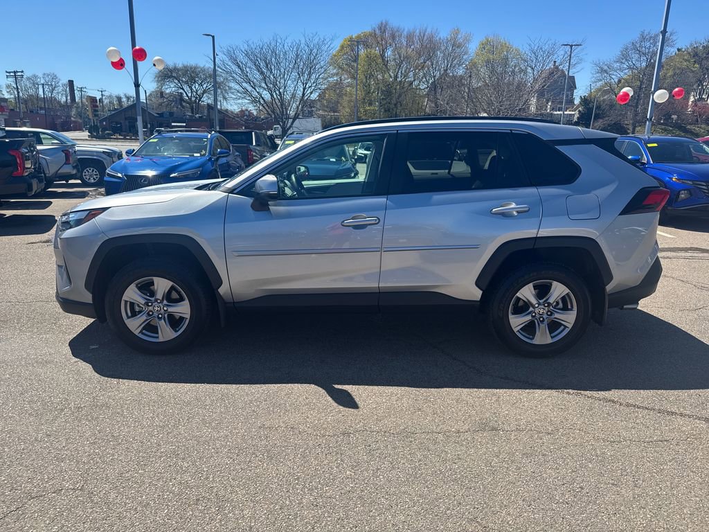 Used 2025 Toyota RAV4 XLE w/ Weather Package AWD/4WD image 4