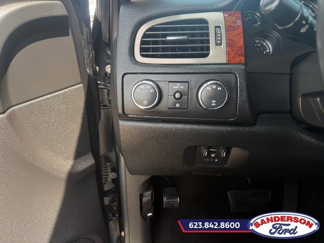 Used 2009 Chevrolet Silverado 2500 LTZ w/ Safety Package AWD/4WD image 12