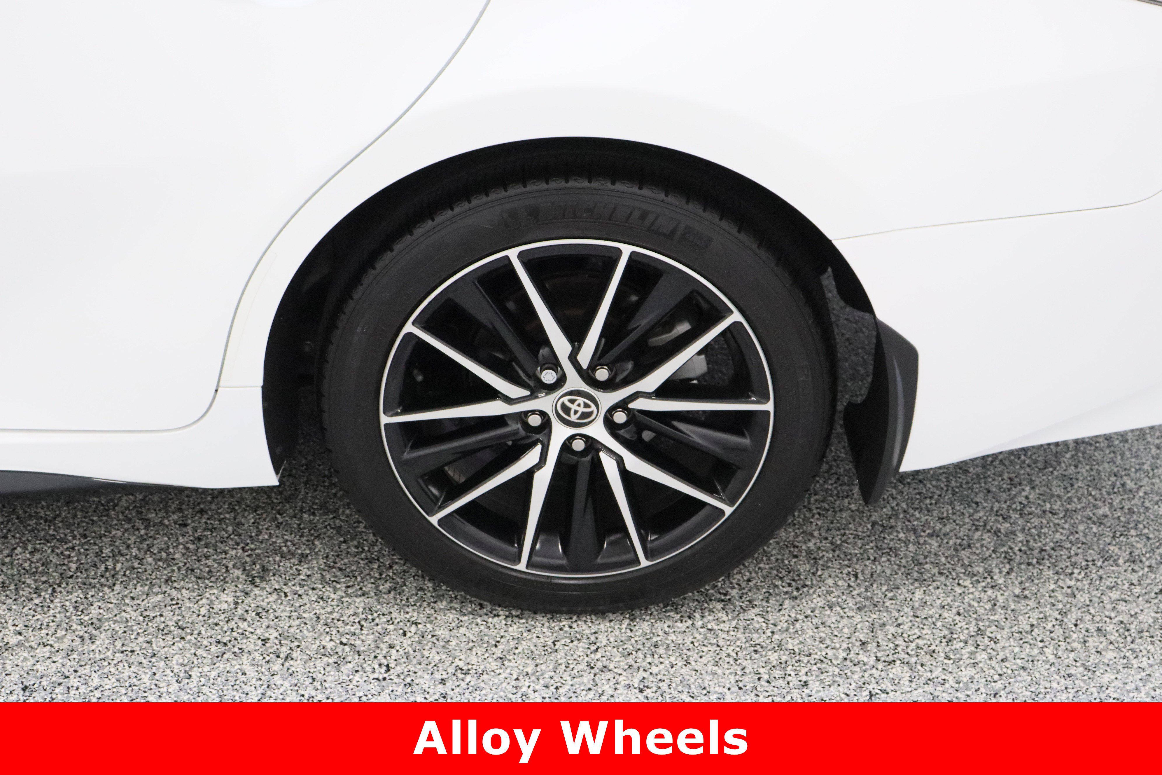 Used 2024 Toyota Camry SE image 10