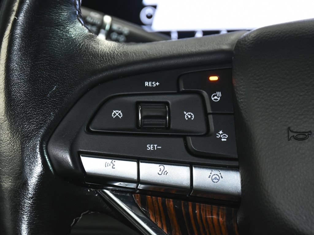 Used 2023 Cadillac Escalade Premium Luxury AWD/4WD image 33