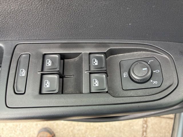 Used 2022 Volkswagen Taos S image 15