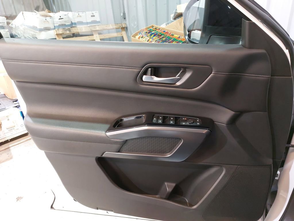 Used 2023 Nissan Pathfinder SL w/ SL Premium Package image 28