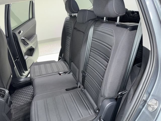 Used 2023 Volkswagen Tiguan S FWD image 2