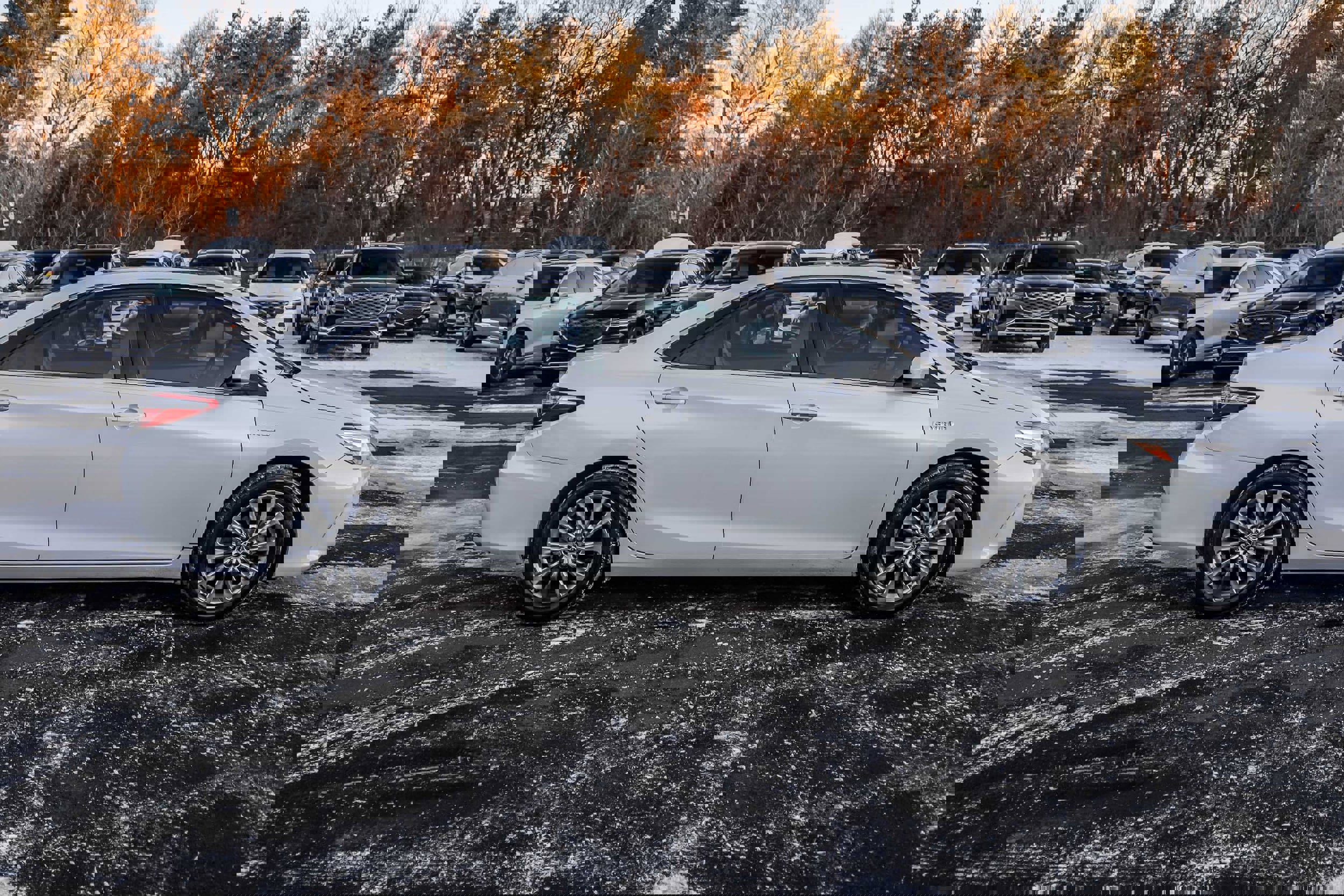 Used 2016 Toyota Camry XLE image 4