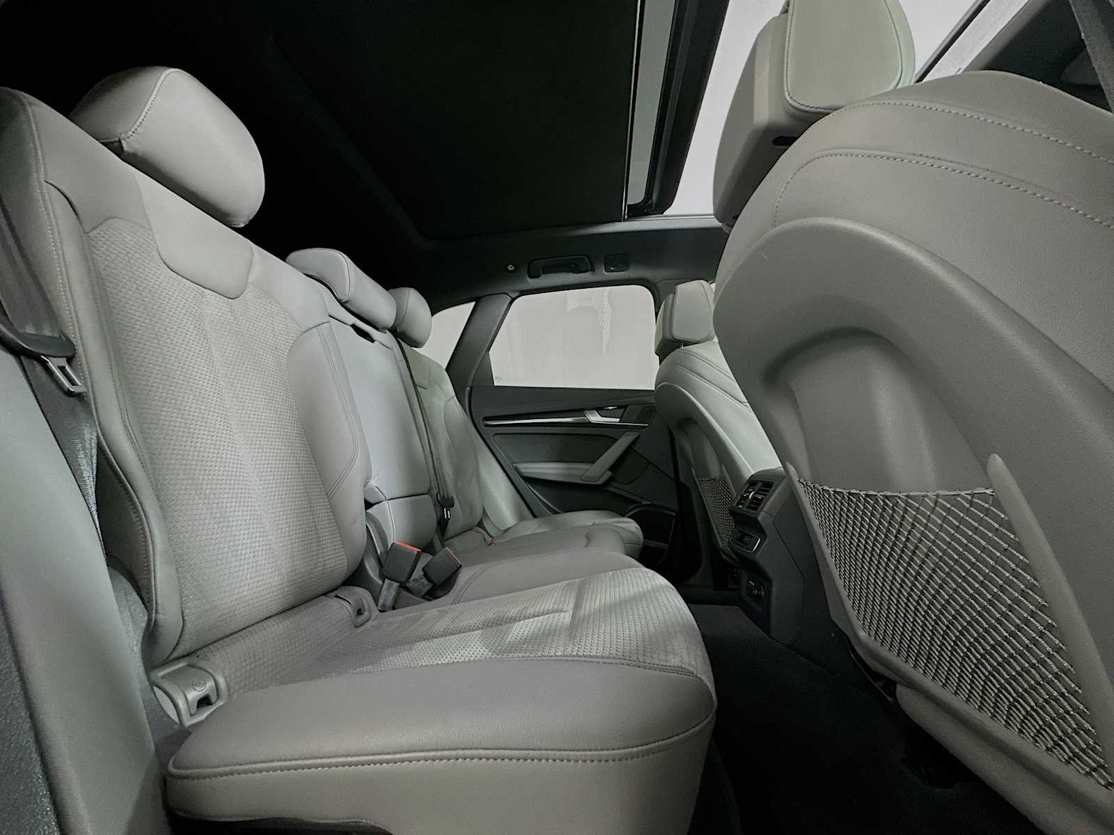 Used 2022 Audi SQ5 Premium Plus w/ Premium Plus Package image 26