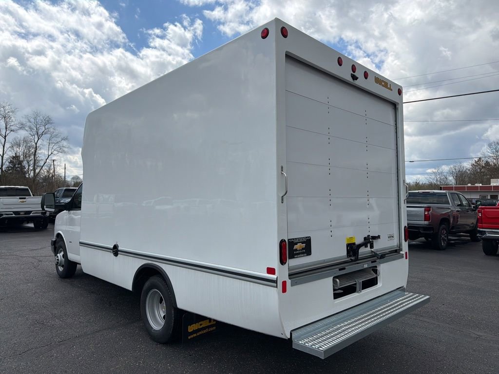 New 2025 Chevrolet Express 3500 w/ Power Convenience Package RWD image 3
