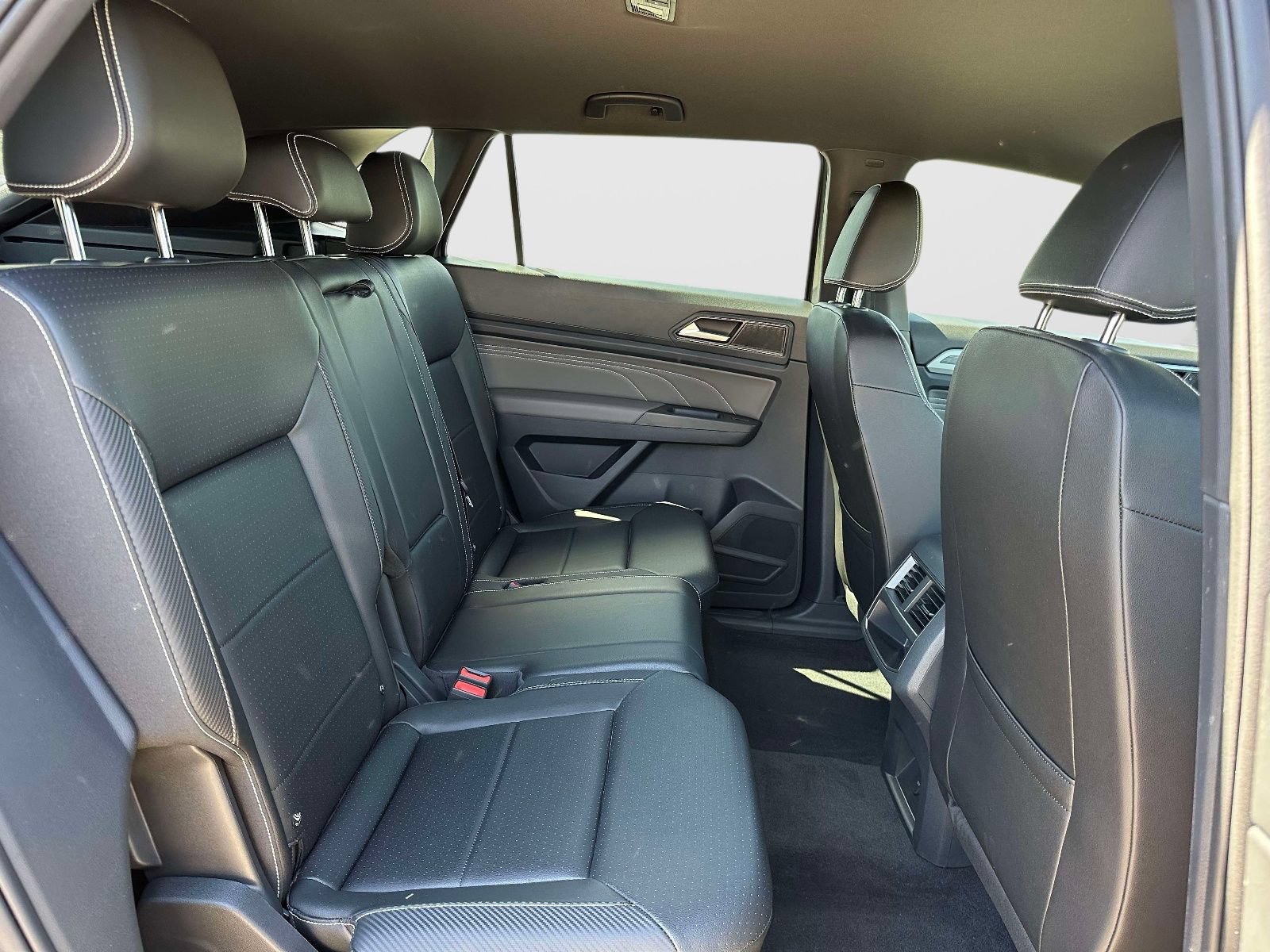 Certified 2023 Volkswagen Atlas Cross Sport SE AWD/4WD image 11