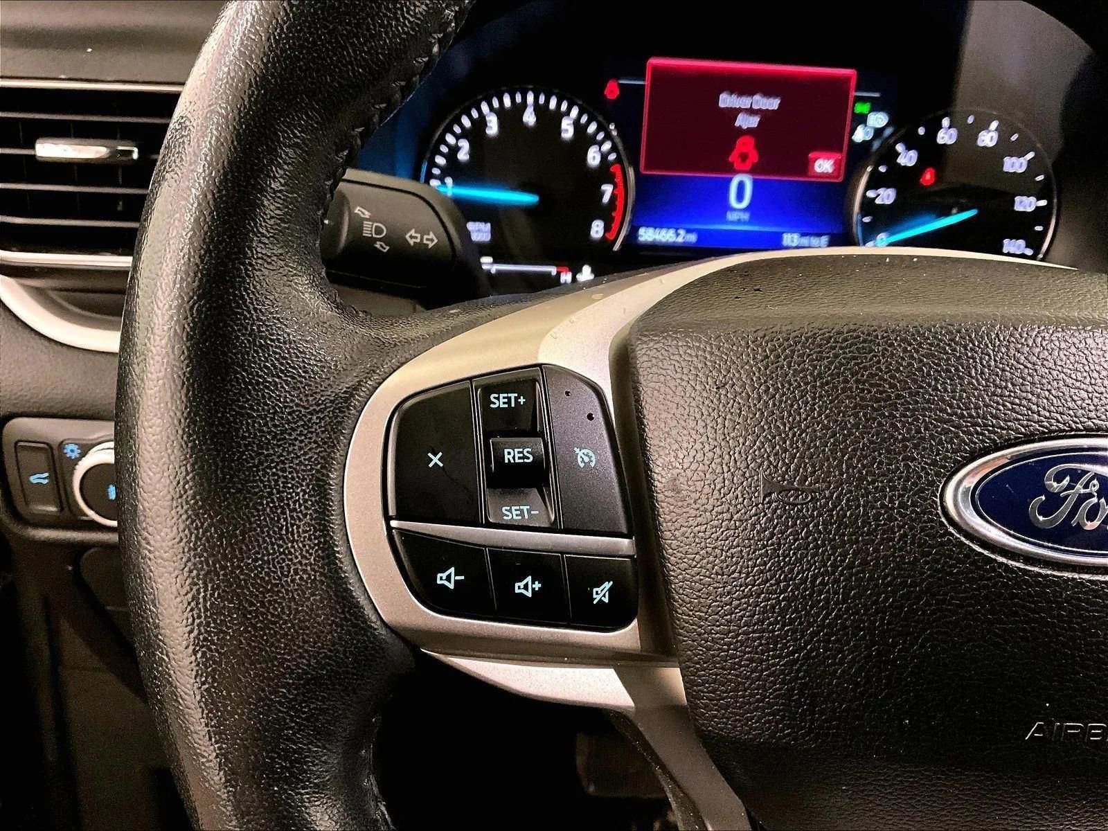 Used 2022 Ford Explorer XLT w/ Equipment Group 202A AWD/4WD image 17