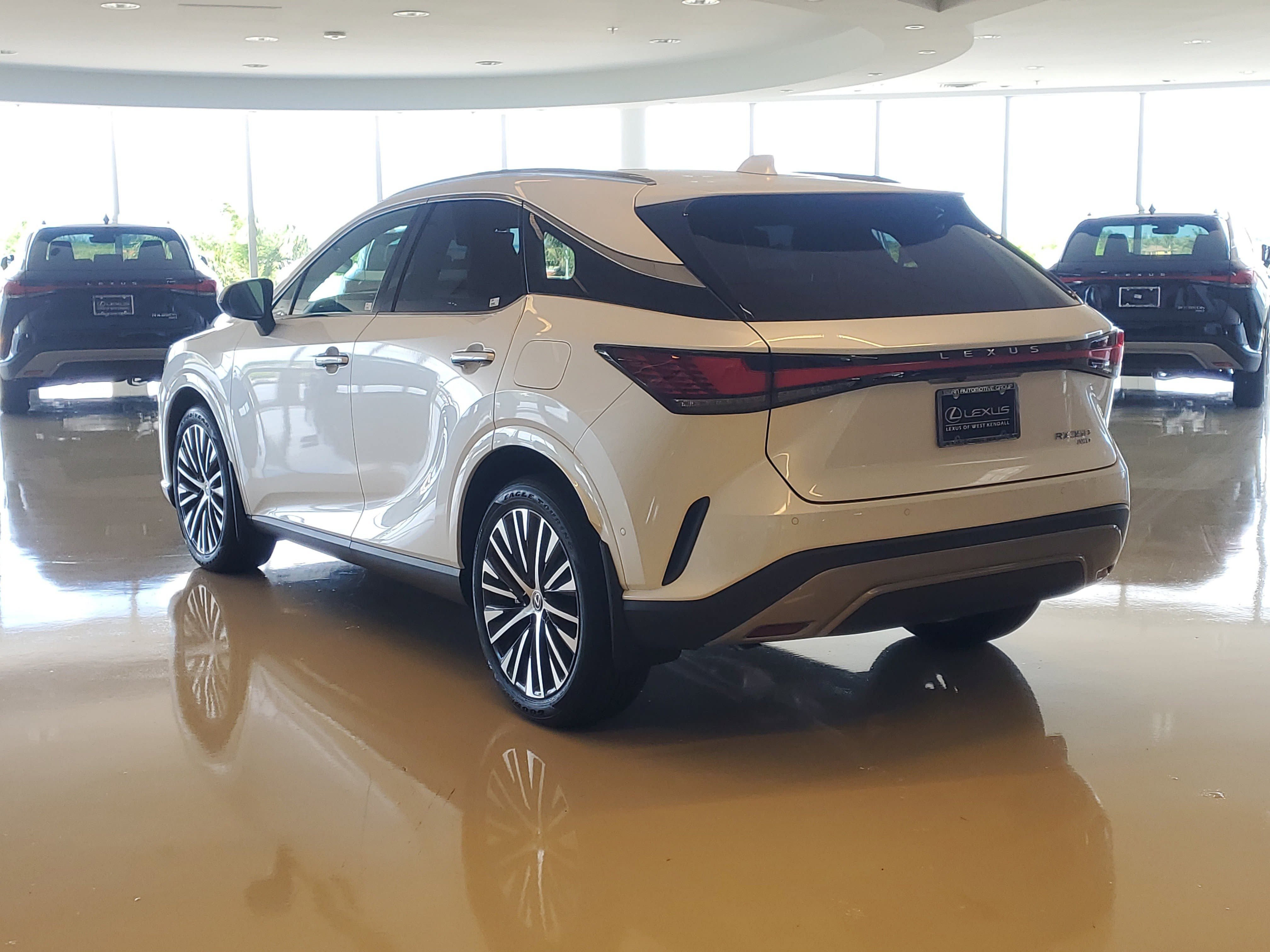 Used 2023 Lexus RX 350 Premium Plus w/ Cold Area Package AWD/4WD image 9