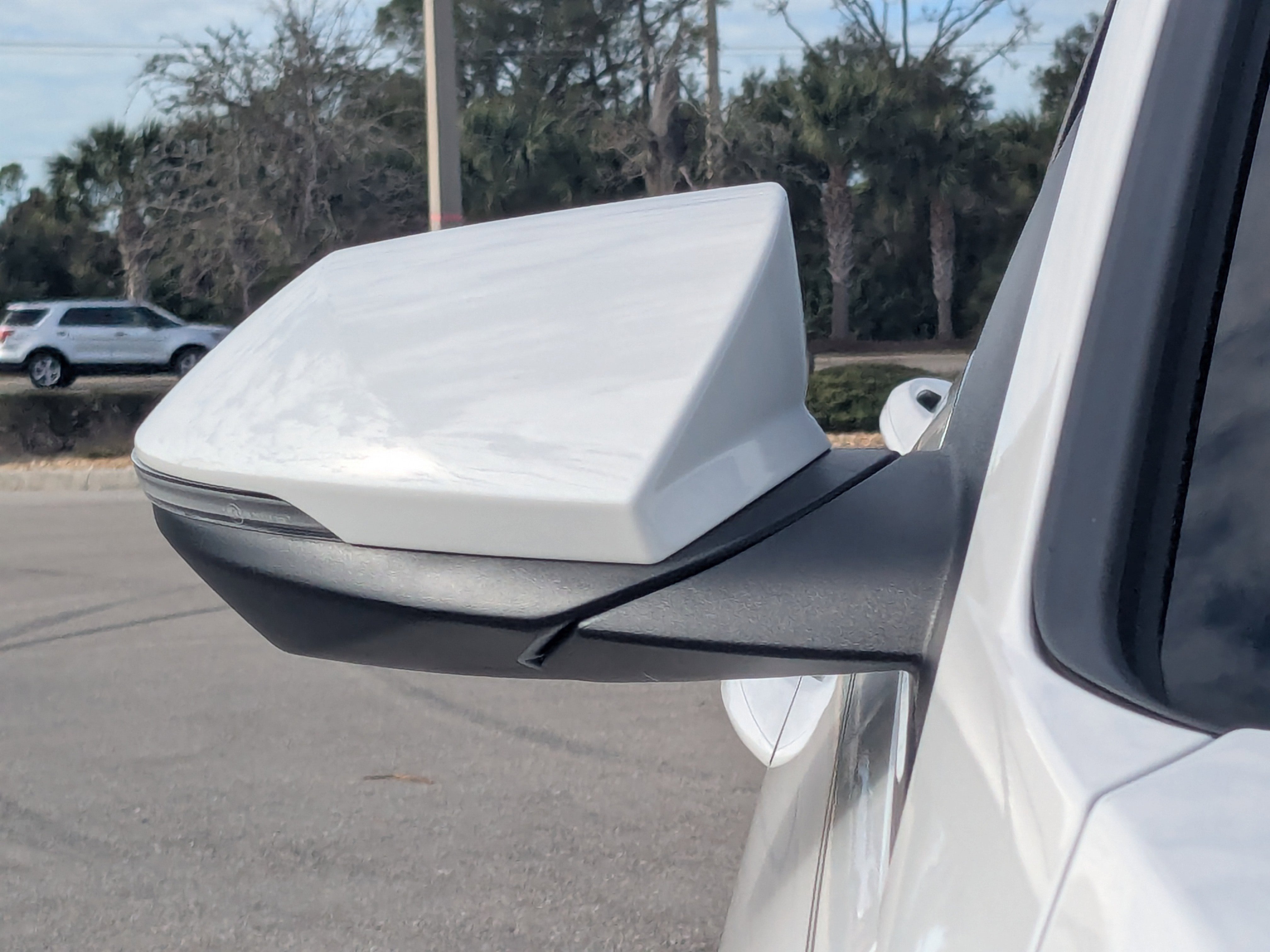 Used 2023 Hyundai Elantra Limited image 12