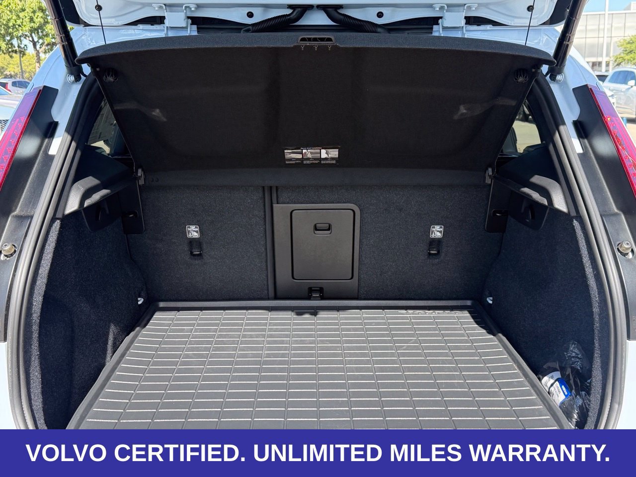 Certified 2024 Volvo XC40 B5 Core w/ Protection Package Premier AWD/4WD image 42