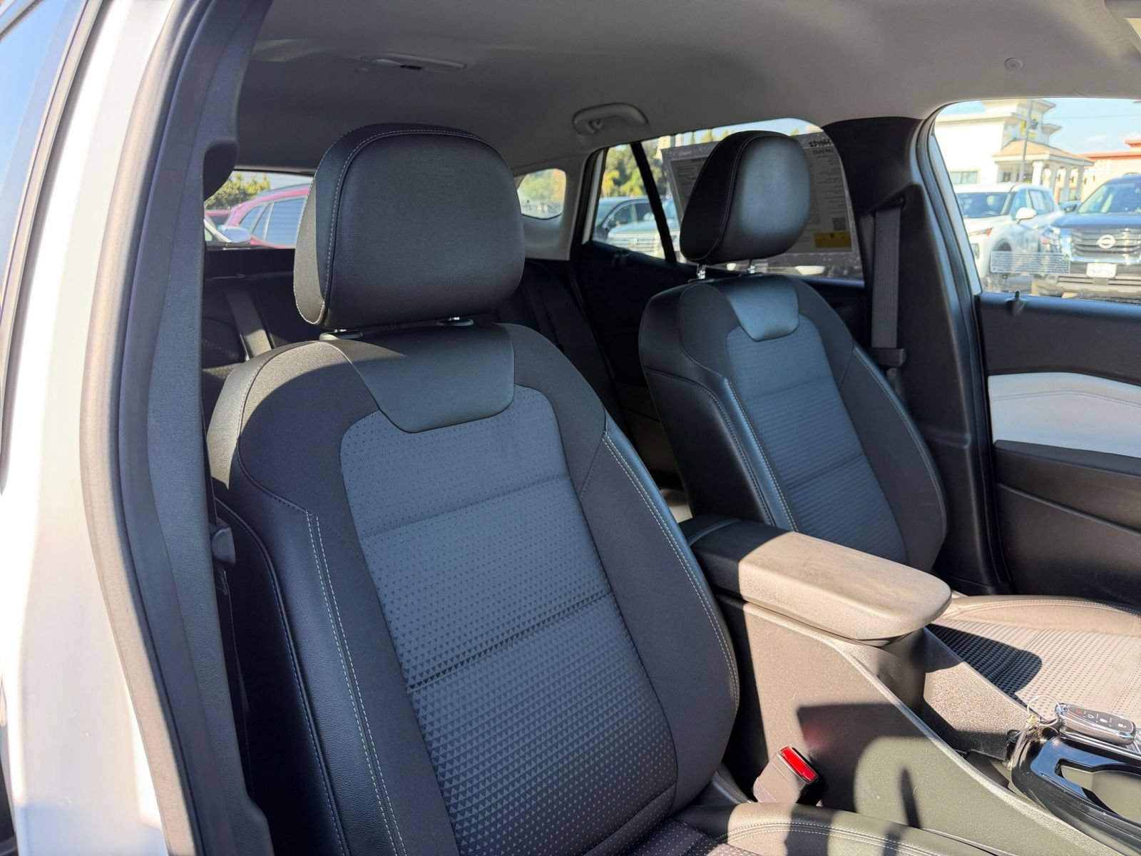 Used 2025 Chevrolet Trax LT FWD image 34