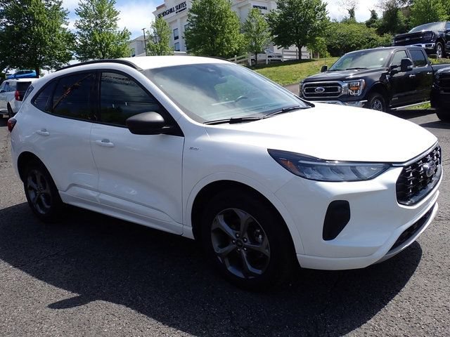 Used 2024 Ford Escape ST-Line w/ Tech Pack #1 AWD/4WD image 11