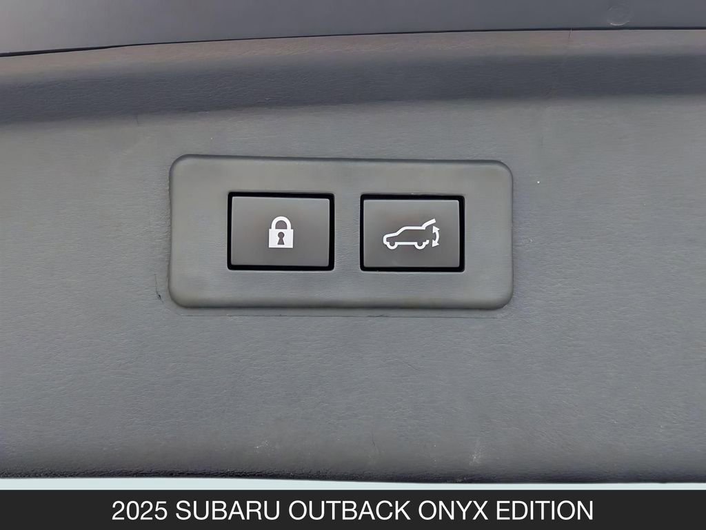 Used 2025 Subaru Outback Onyx Edition AWD/4WD image 27