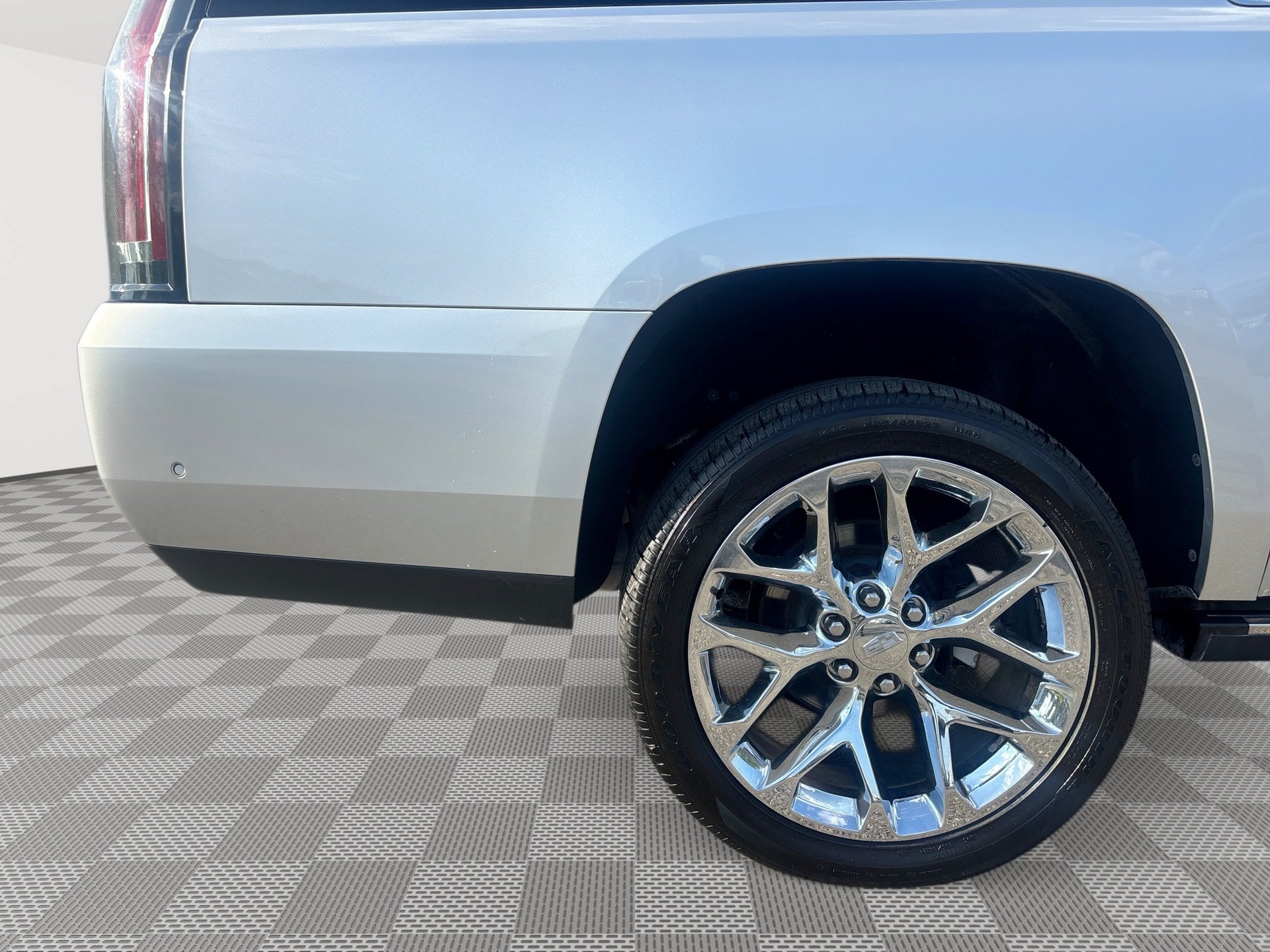 Used 2020 Cadillac Escalade ESV Premium Luxury RWD image 28