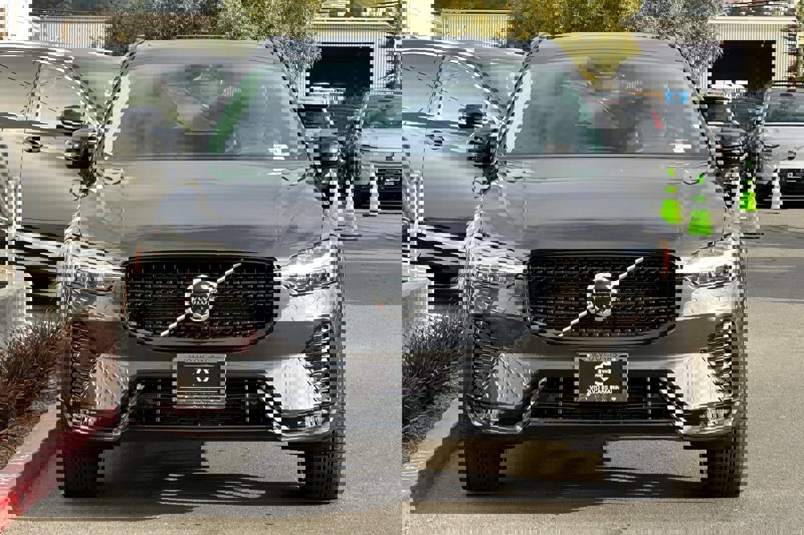 Certified 2024 Volvo XC60 B5 Ultimate w/ Protection Package Premier image 11