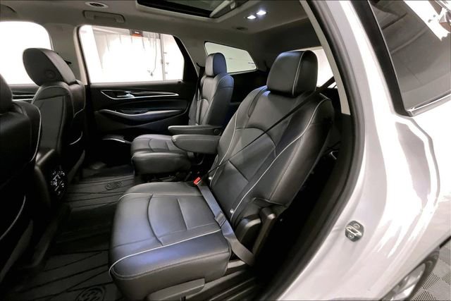 Used 2021 Buick Enclave Avenir w/ Avenir Technology Package FWD image 24