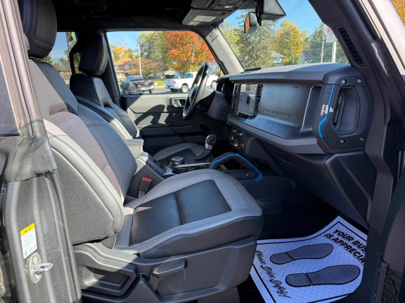 Used 2024 Ford Bronco Black Diamond image 11