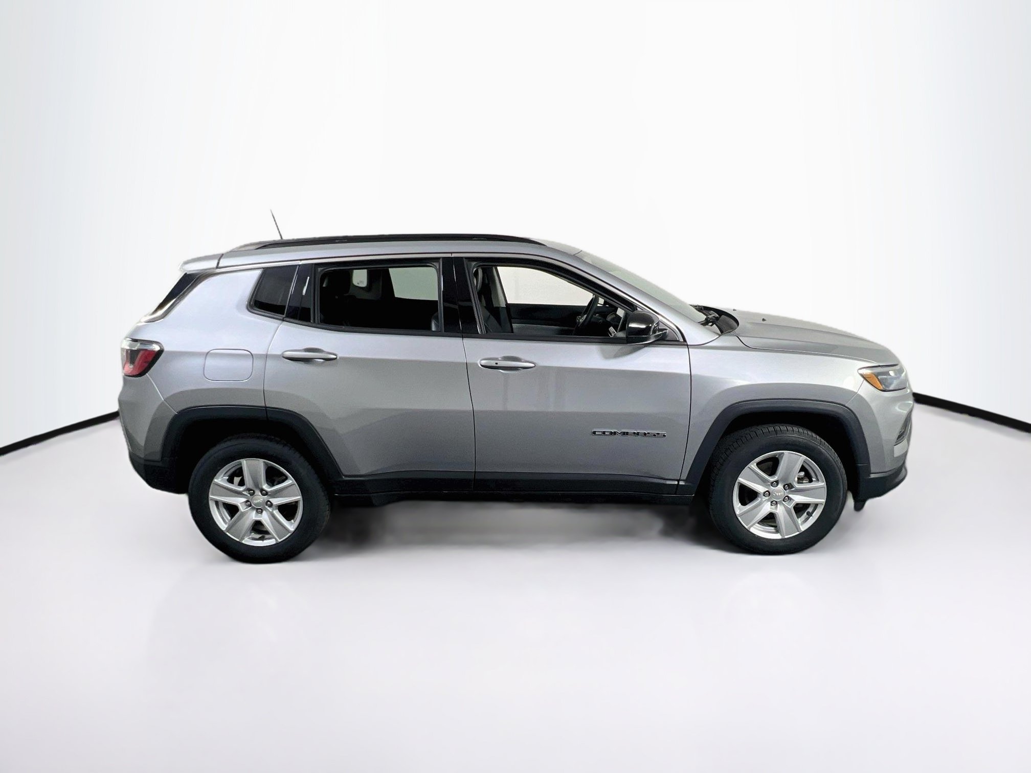 Used 2022 Jeep Compass Latitude AWD/4WD image 4