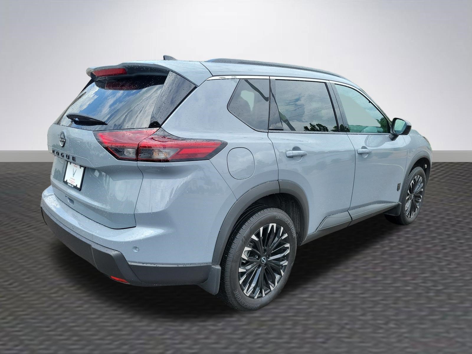 Used 2026 Nissan Rogue Dark Armor FWD image 5