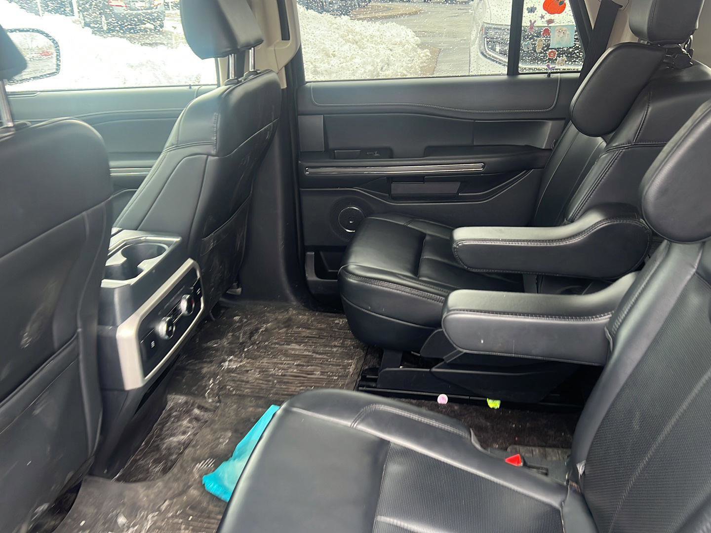 Used 2023 Ford Expedition XLT image 15