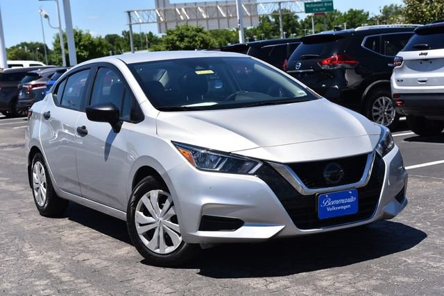 Used 2021 Nissan Versa S FWD image 2