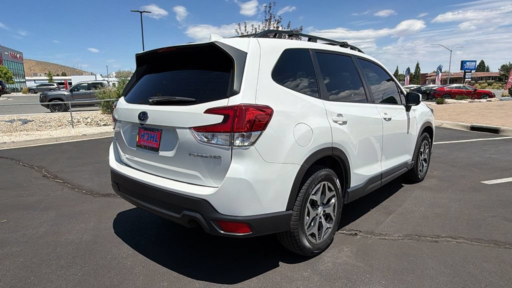 Used 2023 Subaru Forester Premium AWD/4WD image 3