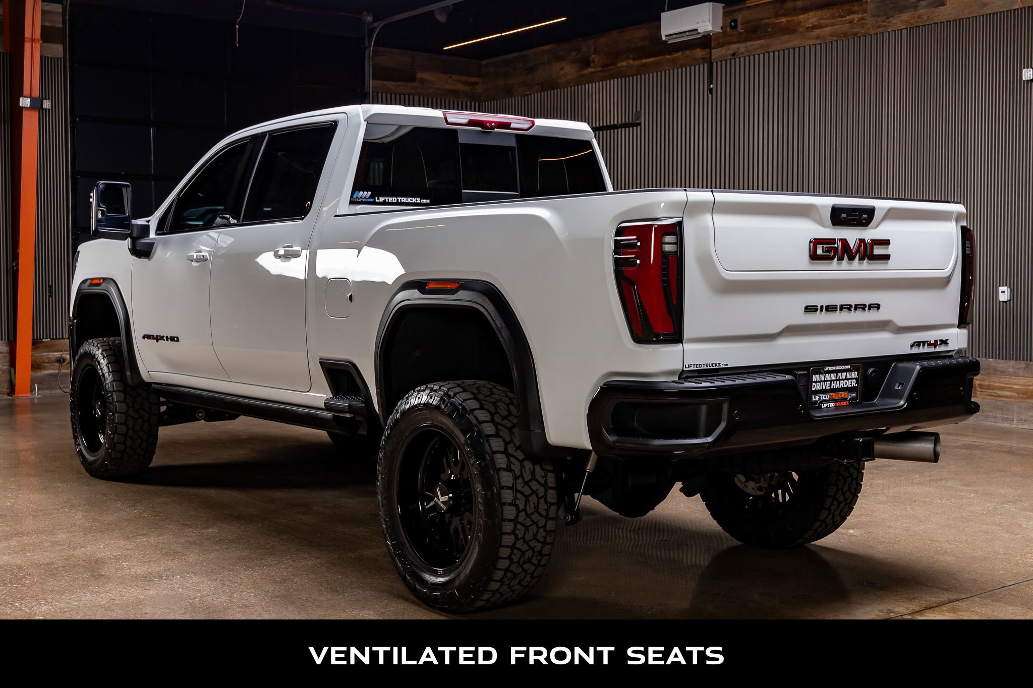 Used 2025 GMC Sierra 2500 AT4X image 7