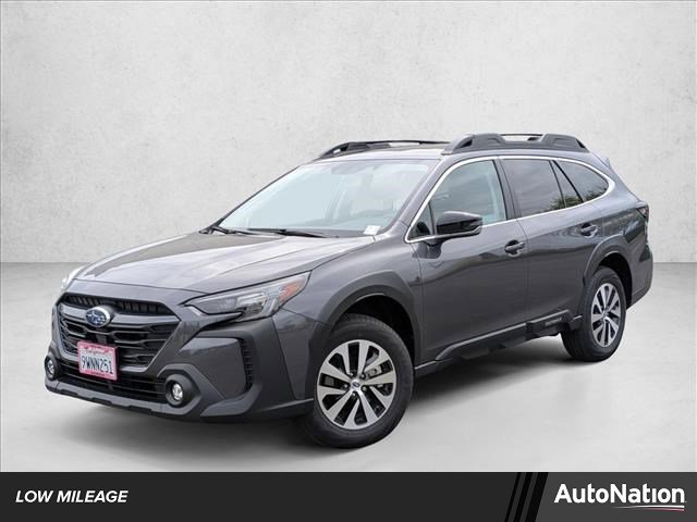Used 2025 Subaru Outback Premium image 1