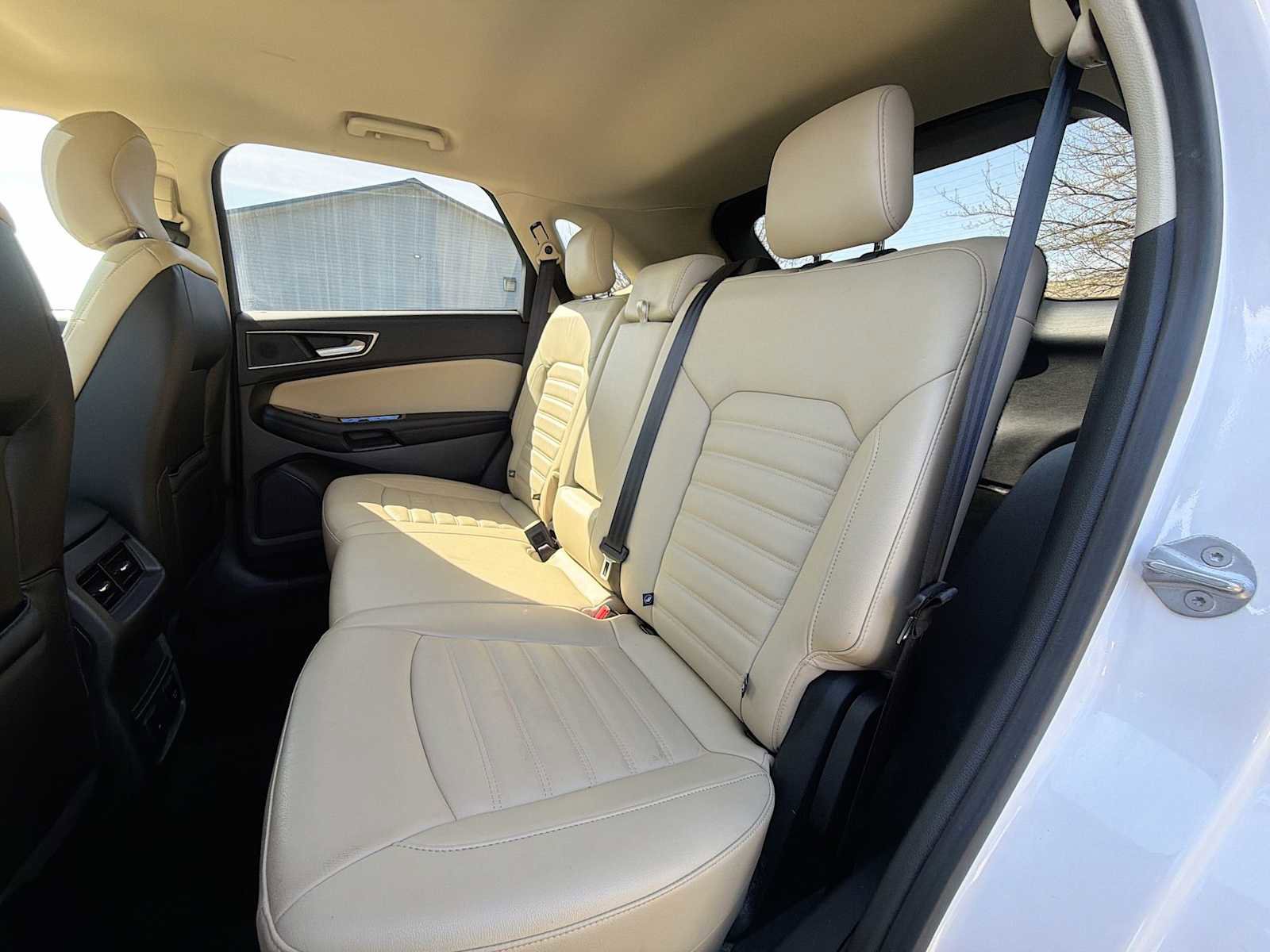 Used 2016 Ford Edge SEL w/ Equipment Group 201A AWD/4WD image 16