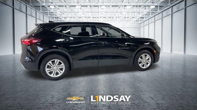 Used 2021 Chevrolet Blazer LT image 2