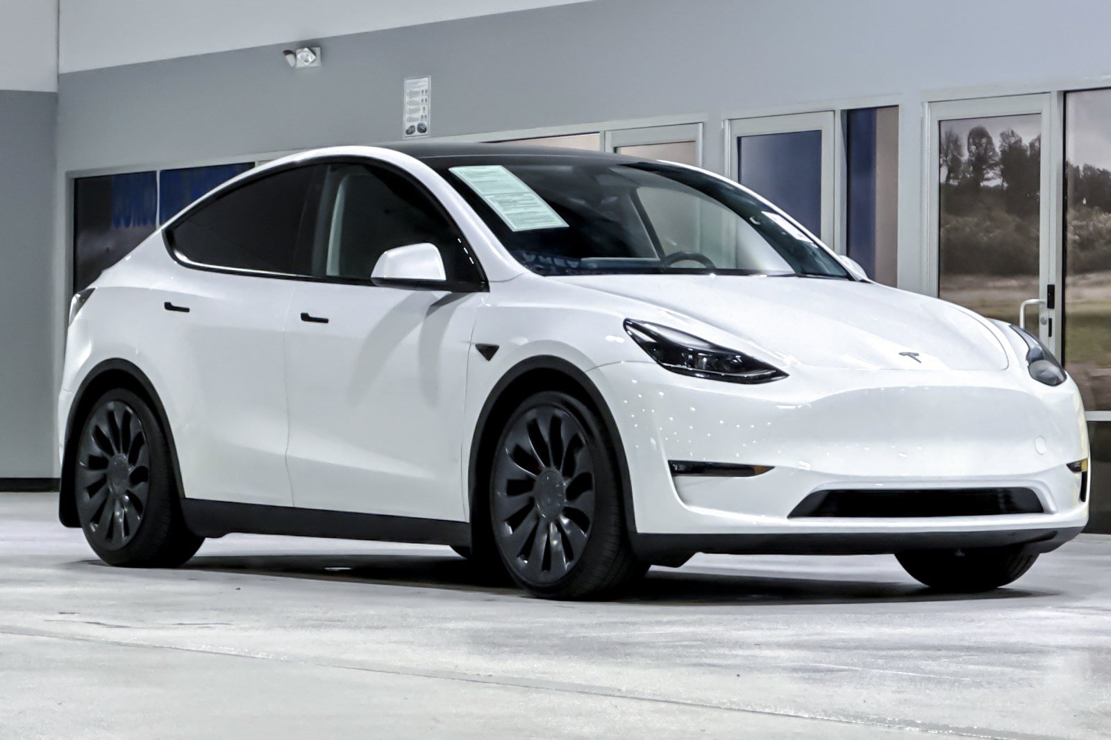 Used 2023 Tesla Model Y Performance AWD/4WD image 7