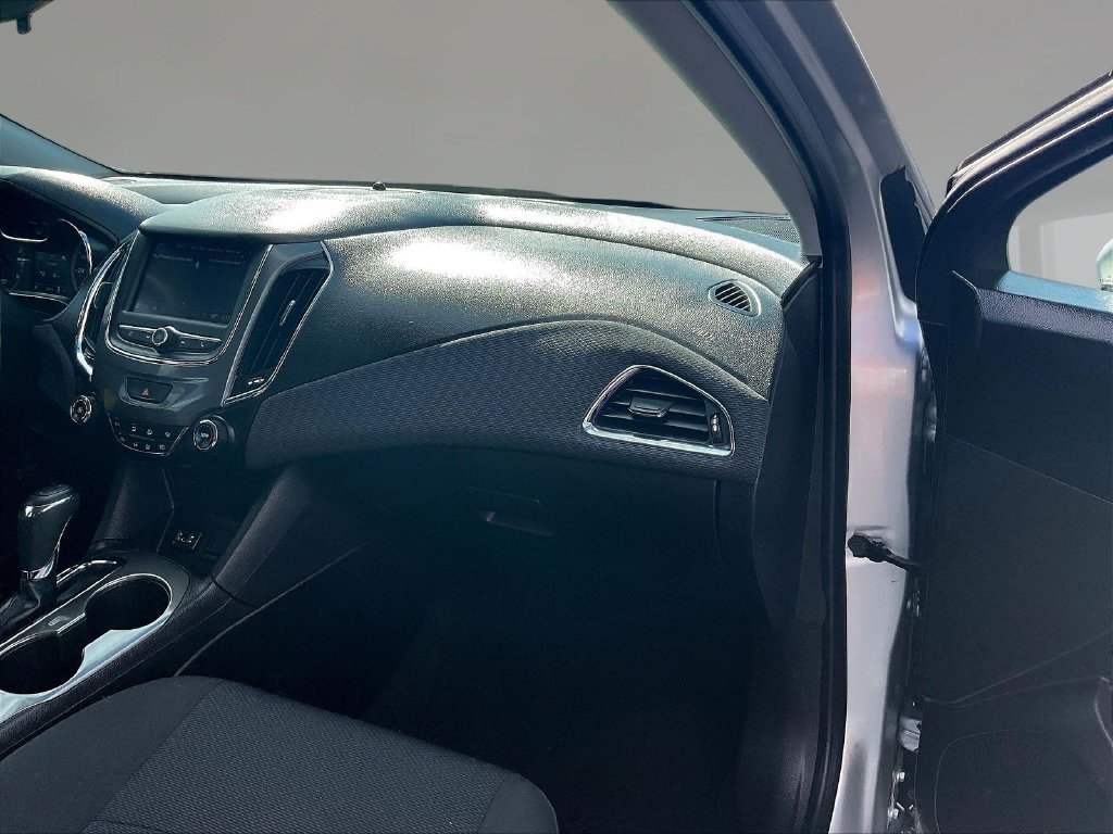 Used 2019 Chevrolet Cruze LS w/ LS Convenience Package FWD image 25