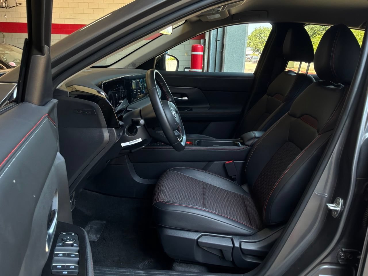 Used 2026 Nissan Kicks SR FWD image 10
