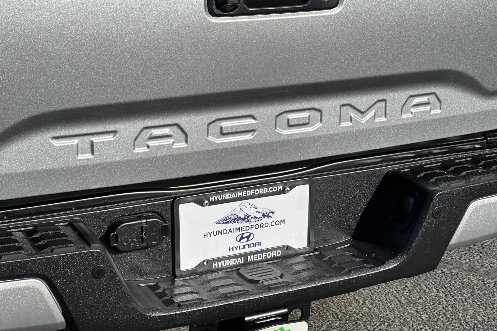 Used 2023 Toyota Tacoma TRD Sport w/ TRD Premium Sport Package AWD/4WD image 25