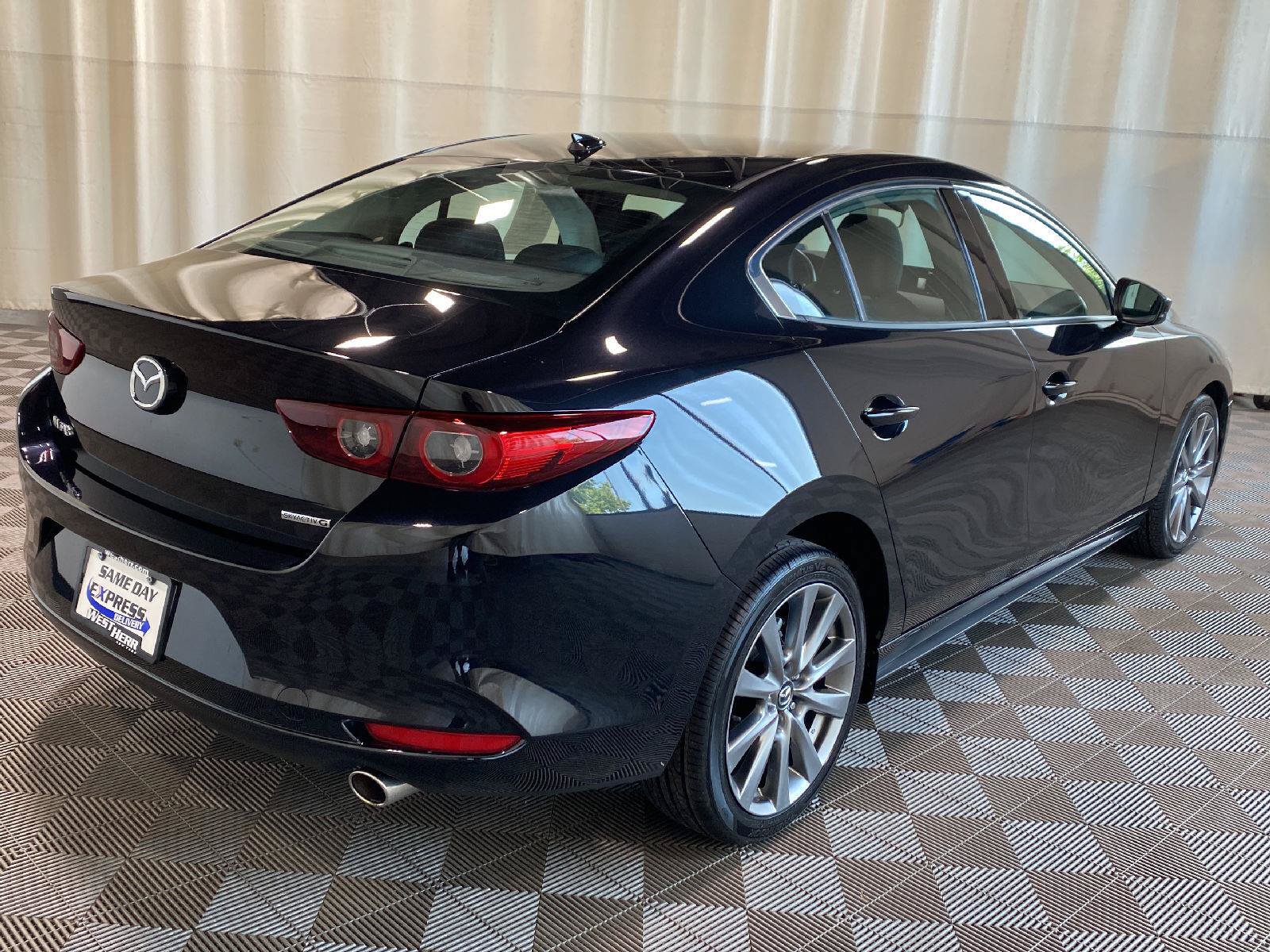 Certified 2022 MAZDA MAZDA3 s FWD image 3