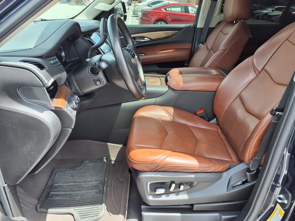 Used 2020 Cadillac Escalade Premium Luxury AWD/4WD image 27